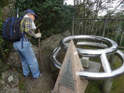 小江原から稲佐山を越えて飽の浦へ歩ってみよう　（５） _e0033751_1631483.jpg