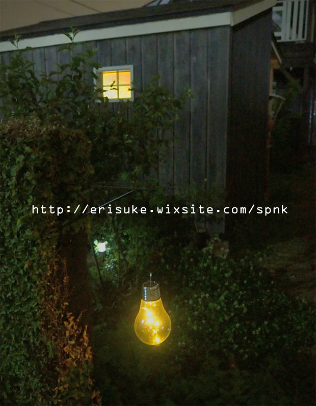 電球型、UFO型ソーラーライトの使い心地と夜の小屋_c0224982_12113038.jpg