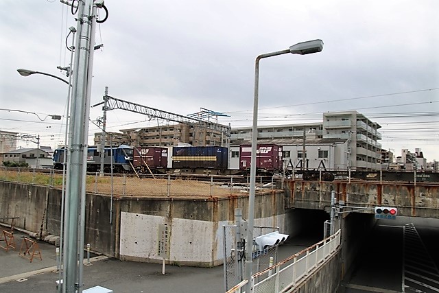 藤田八束の鉄道写真@東海道本線西宮駅付近、貨物列車の写真・・・貨物列車からもらう元気_d0181492_16454418.jpg