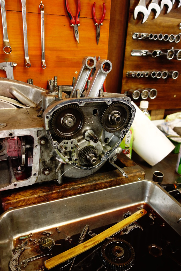 1967TRIUMPH TR6 エンジン分解・計測作業 : Vintage motorcycle