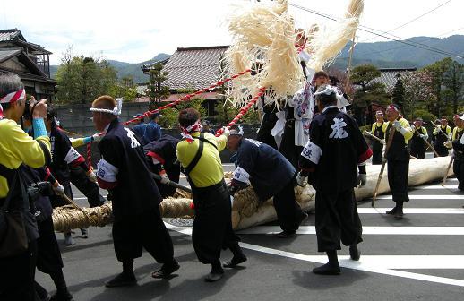 小野御柱　二の柱矢彦神社を目前に_e0144973_20180137.jpg