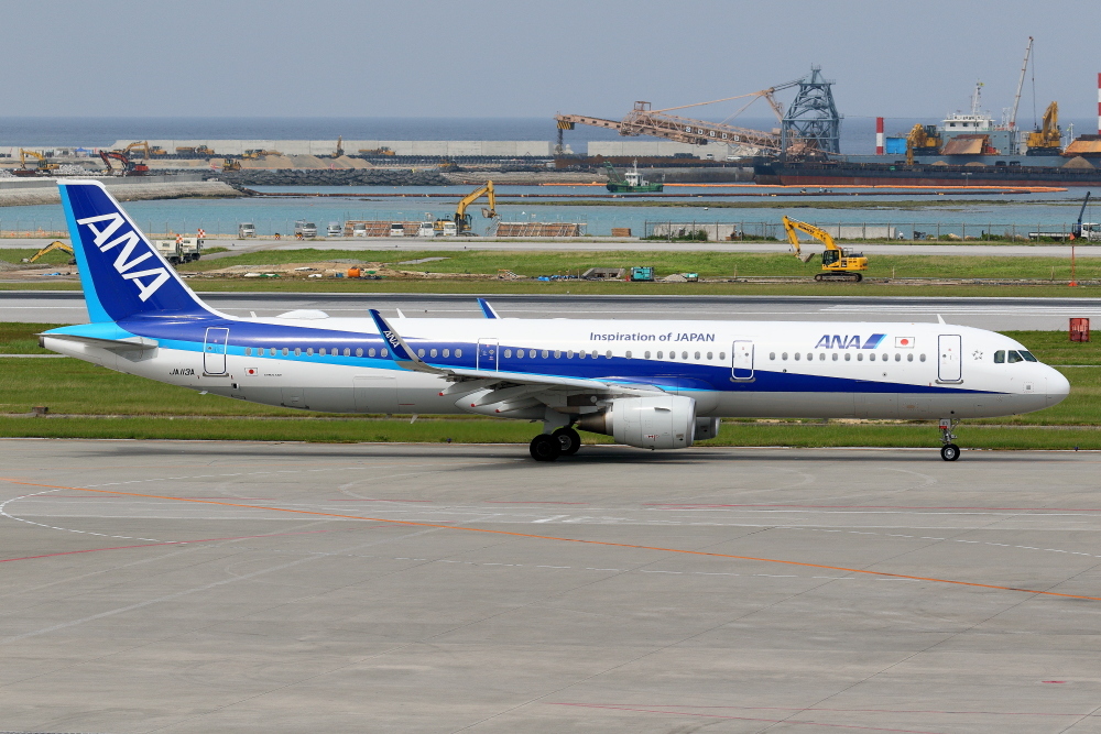 那覇空港で初撮影 ANA A321-200_e0204891_17380633.jpg