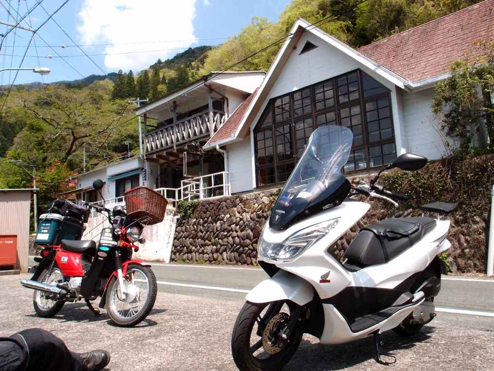 お買い物バイクの乗りかえ　流行のホンダＰＣＸへ_e0003910_20193690.jpg