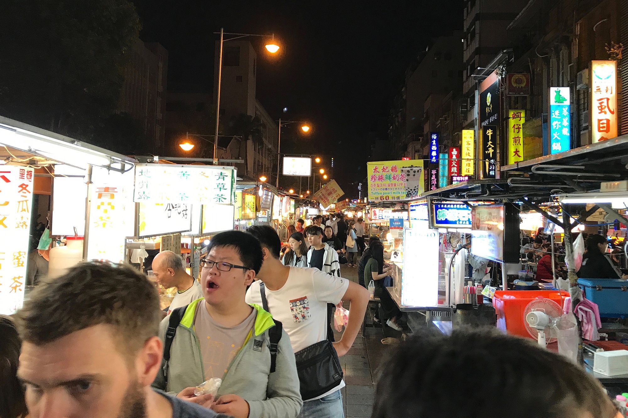 台北街角スナップ 寧夏夜市 2017.5_b0212342_12505863.jpg