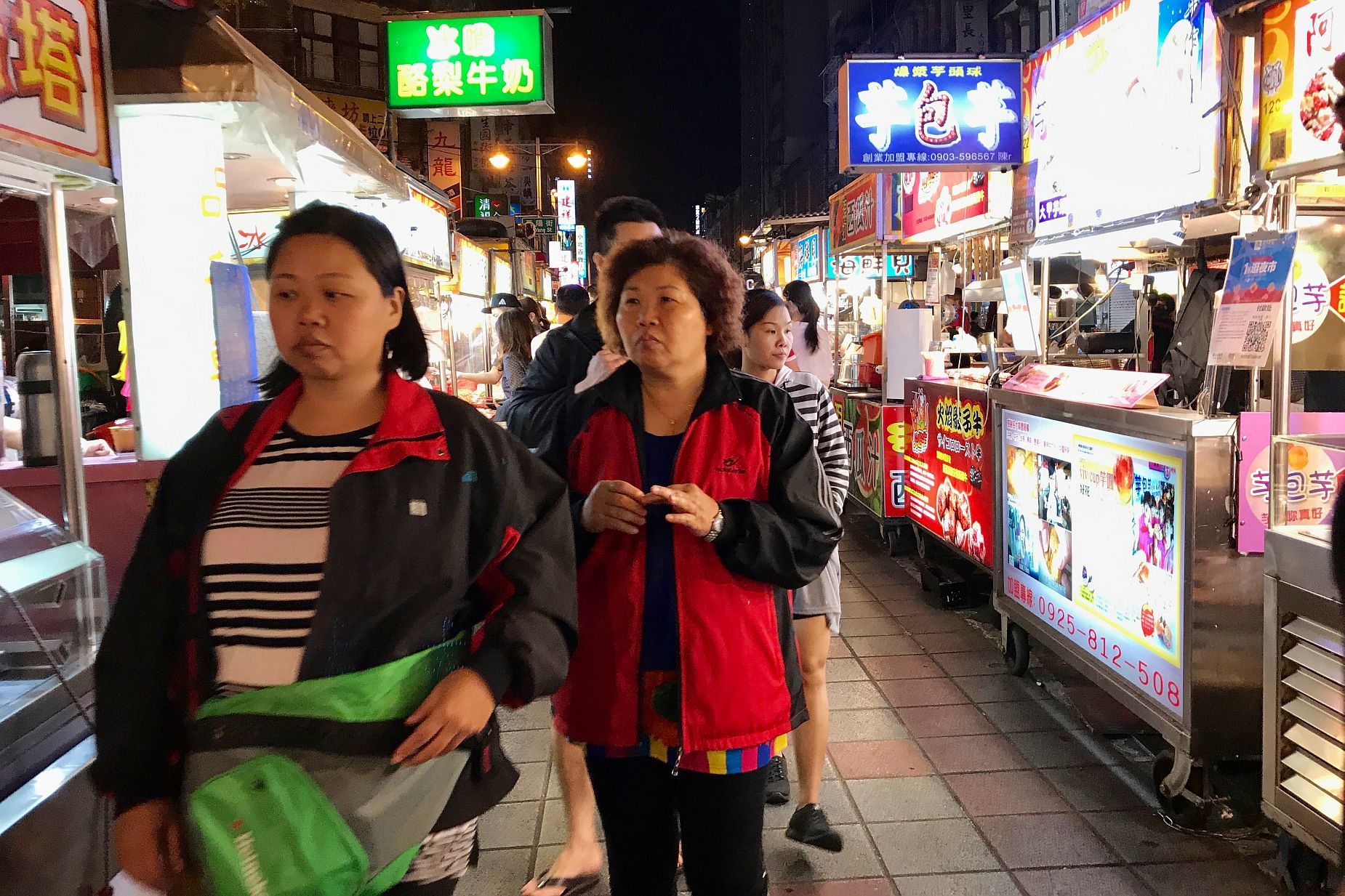 台北街角スナップ 寧夏夜市 2017.5_b0212342_12510431.jpg