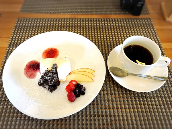 カフェ・アドリアーノ_e0292546_23251466.jpg