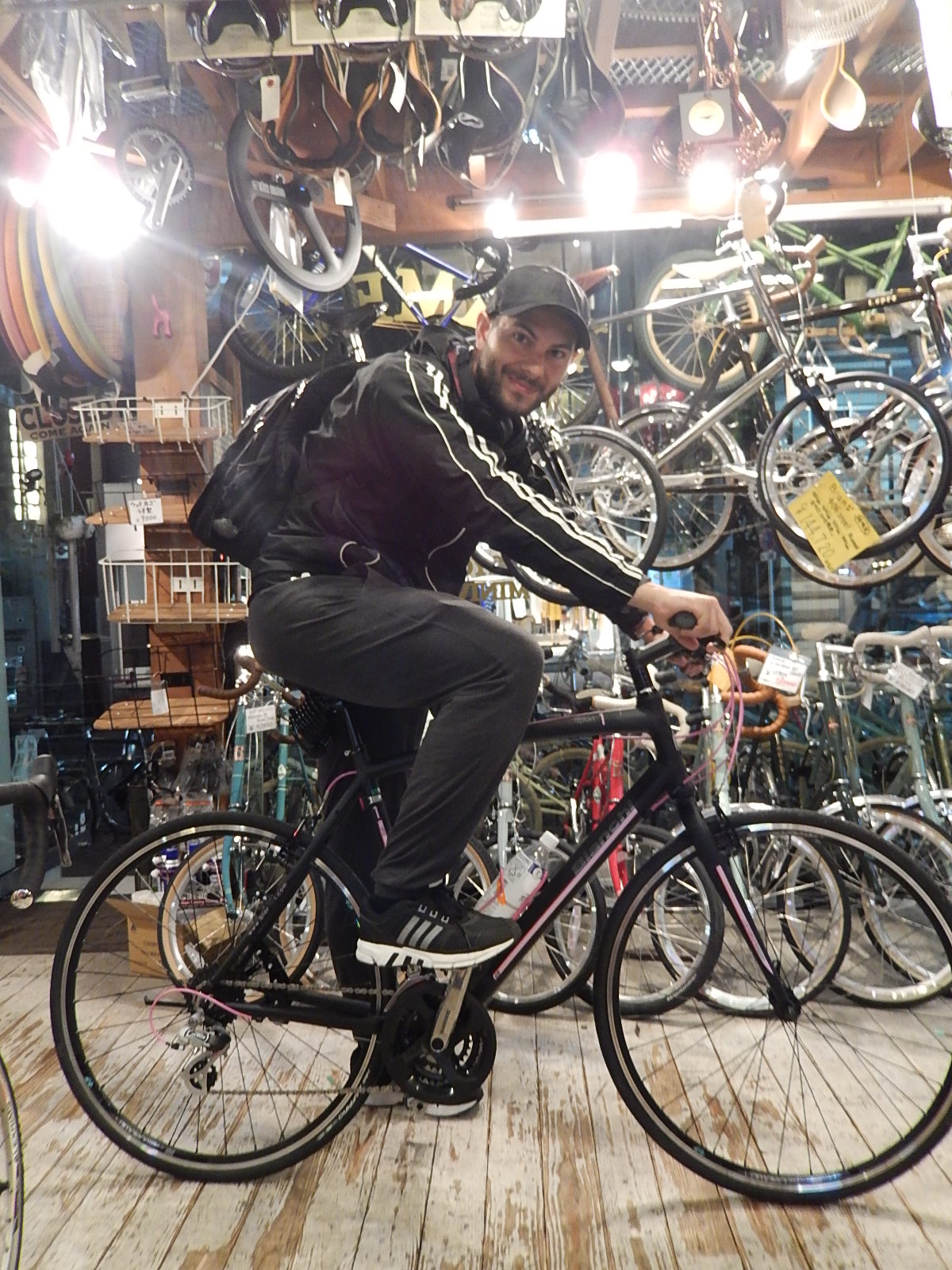5月12日 渋谷 原宿 の自転車屋 FLAME bike前です_e0188759_19582944.jpg