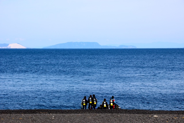 神津島の向こうに見える陸地はどこ？_f0217617_9395283.jpg