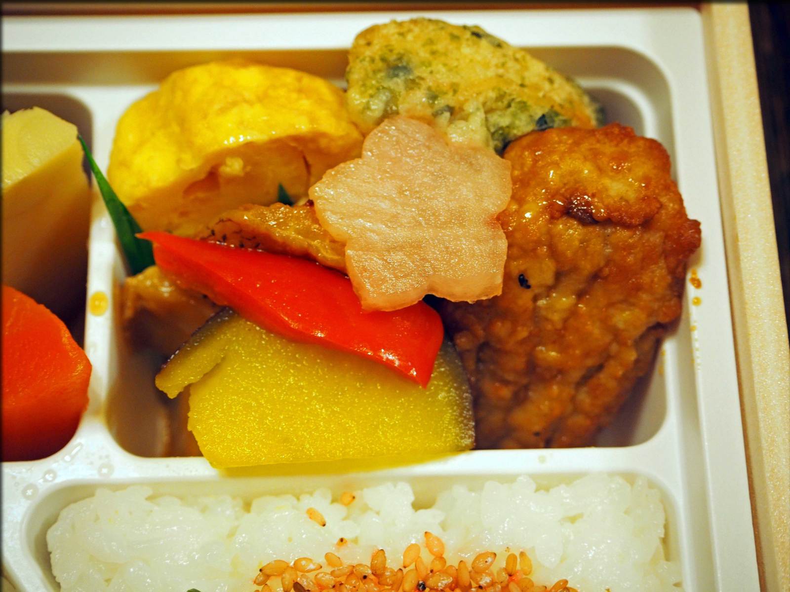 なだ万のお弁当_b0054329_07501667.jpg