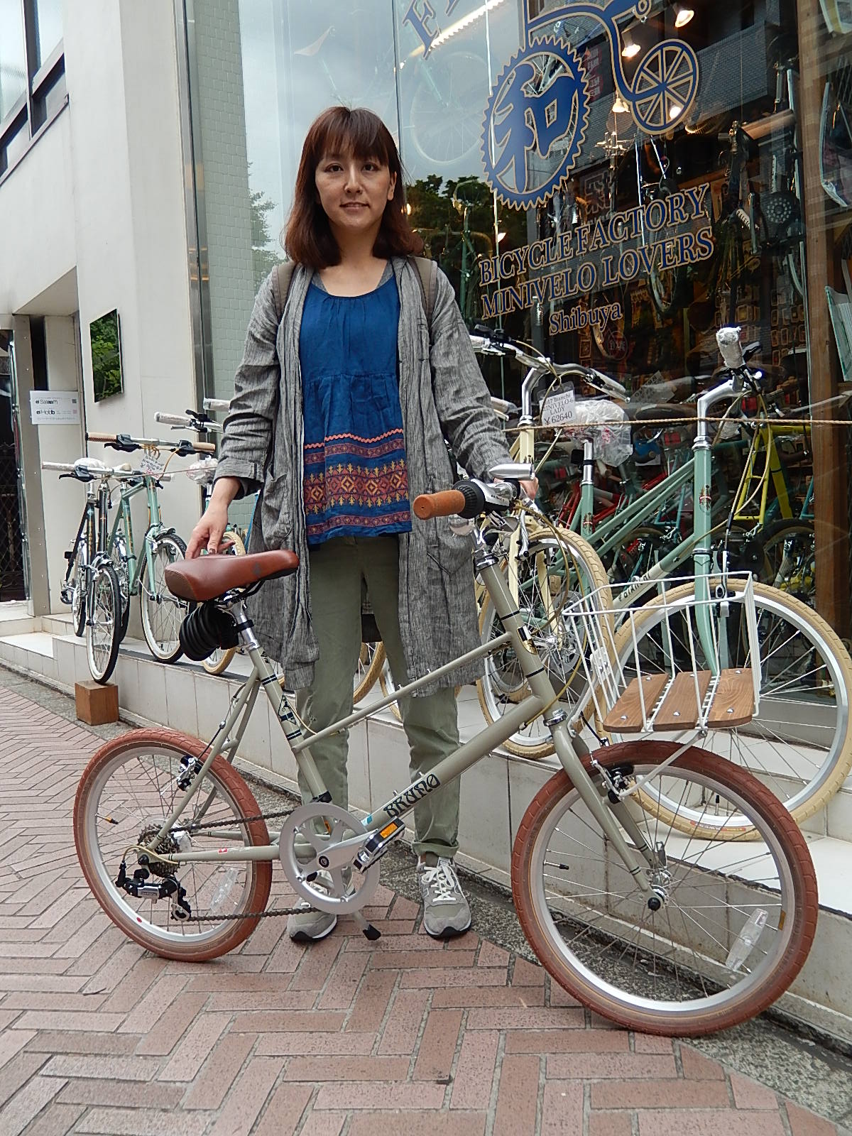 5月14日 渋谷 原宿 の自転車屋 FLAME bike前です_e0188759_19184448.jpg