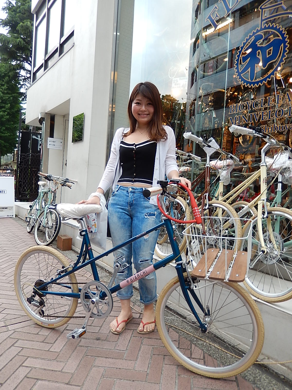 5月14日 渋谷 原宿 の自転車屋 FLAME bike前です_e0188759_19272142.jpg