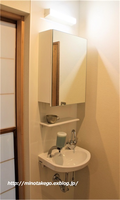 信頼の工務店セレクト ~2階のちっちゃな洗面所~_e0343145_18325858.jpg