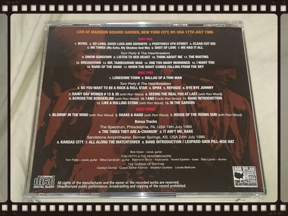 BOB DYLAN with TOM PETTY AND THE HEARTBREAKERS / MADISON SQUARE GARDEN 1986 FINAL NIGHT_b0042308_17114280.jpg