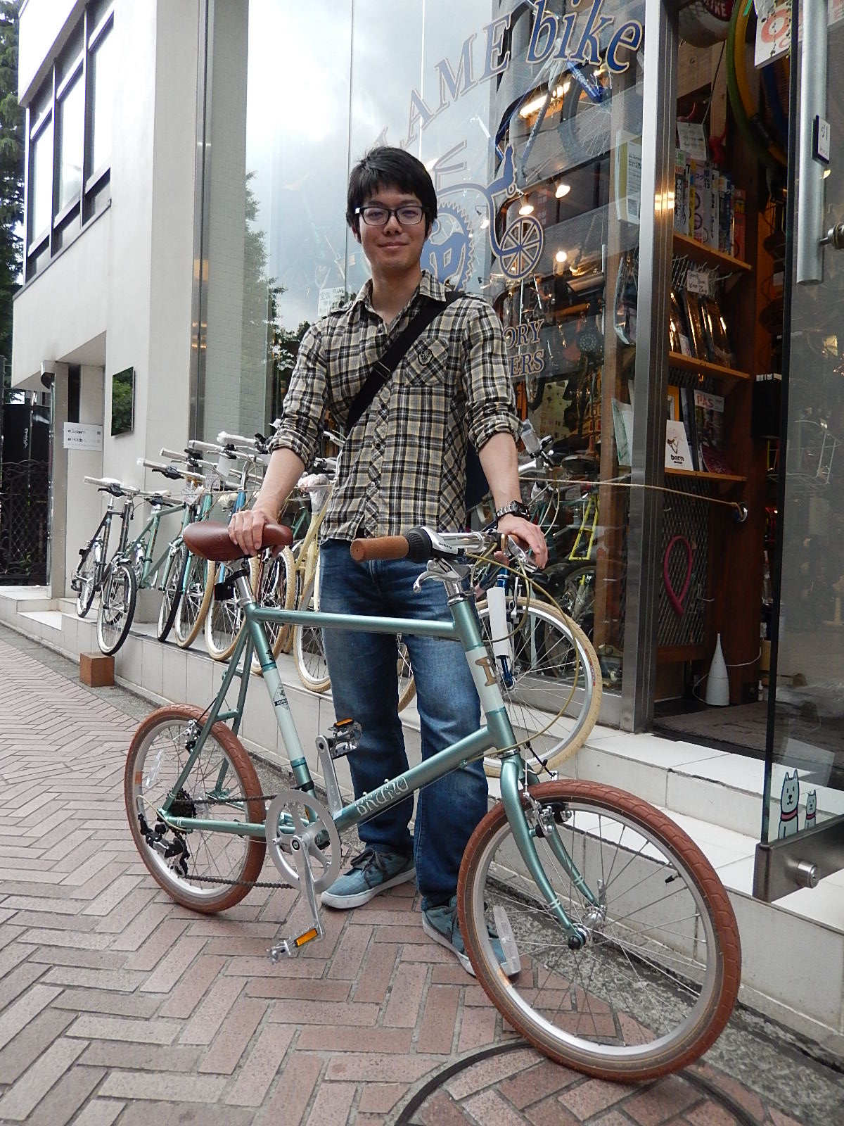 5月16日 渋谷 原宿 の自転車屋 FLAME bike前です_e0188759_20115028.jpg