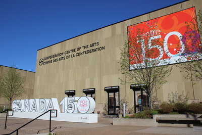 今年だけの記念撮影スポット　in Charlottetown_c0353373_22041625.jpg