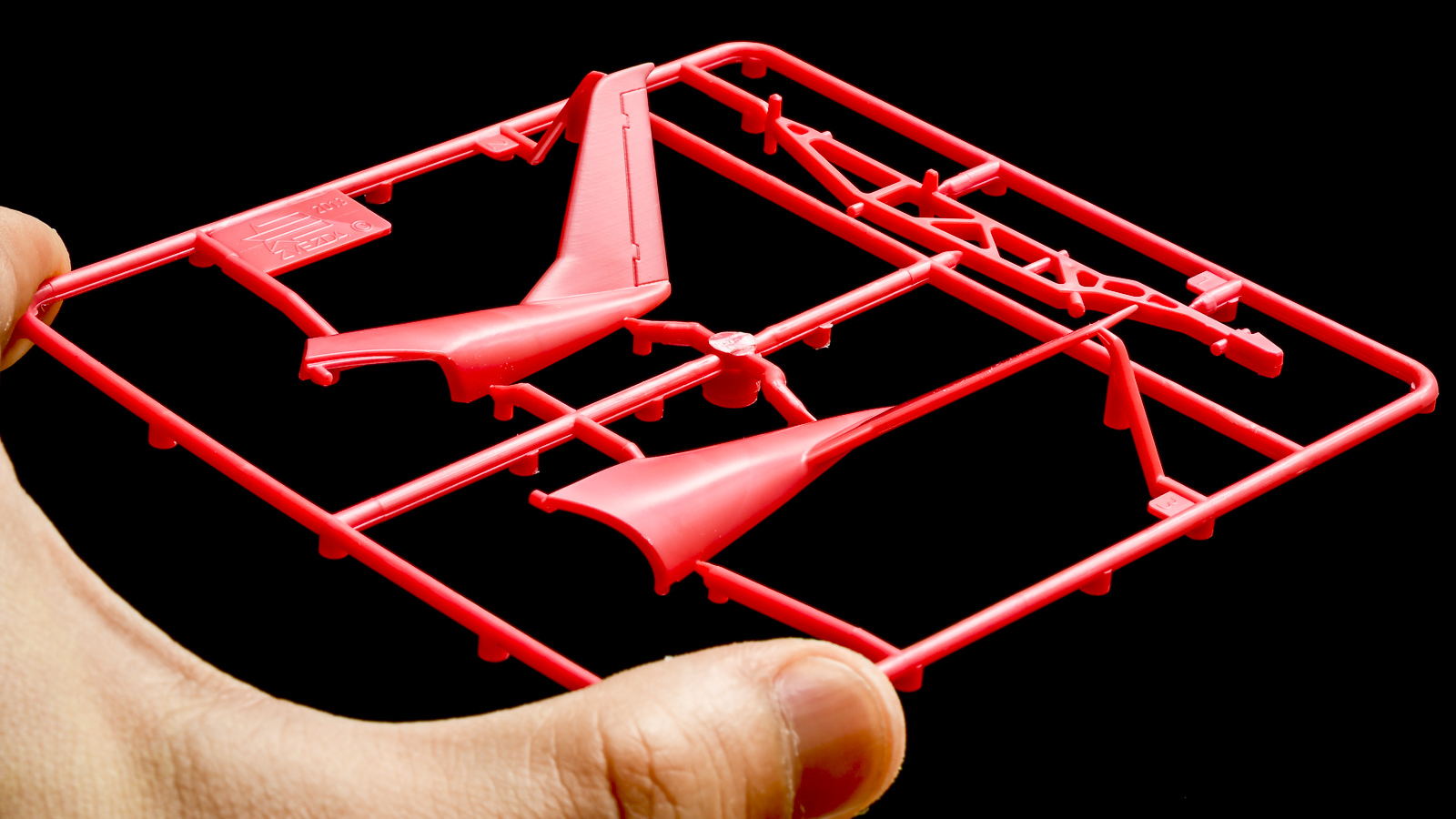 プラモデル界のペレストロイカ。ディズニーキャラが切り拓く飛行機プラモの新たな地平の話。_b0029315_00103851.jpg
