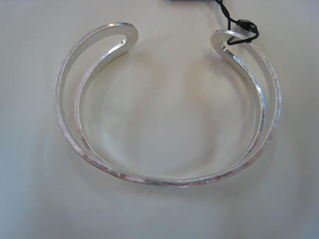 ｓｆｉｄｅ スフィーデ Ｃｕｒｖｅｒｄ　ｌｉｎｅ　ｂａｎｇｌｅ　ＳＩＬＶＥＲ_a0089359_1934555.jpg