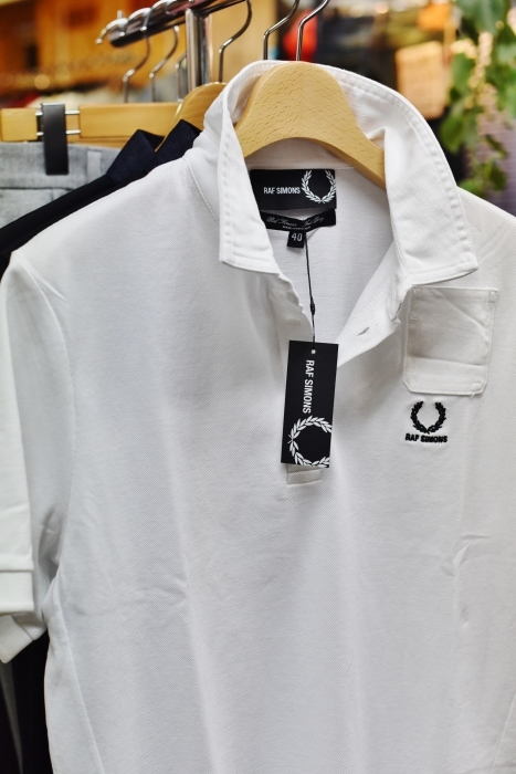 残り「白」もあと僅かです。。。FRED PERRY × RAF SIMONS_d0152280_01312780.jpg
