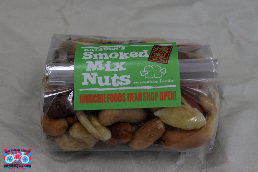 『 Smoked Mix Nuts 』取り扱いスタート_e0126901_07515861.jpg