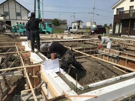 布基礎コンクリート打設 藤井工務店 サギョウニッシ