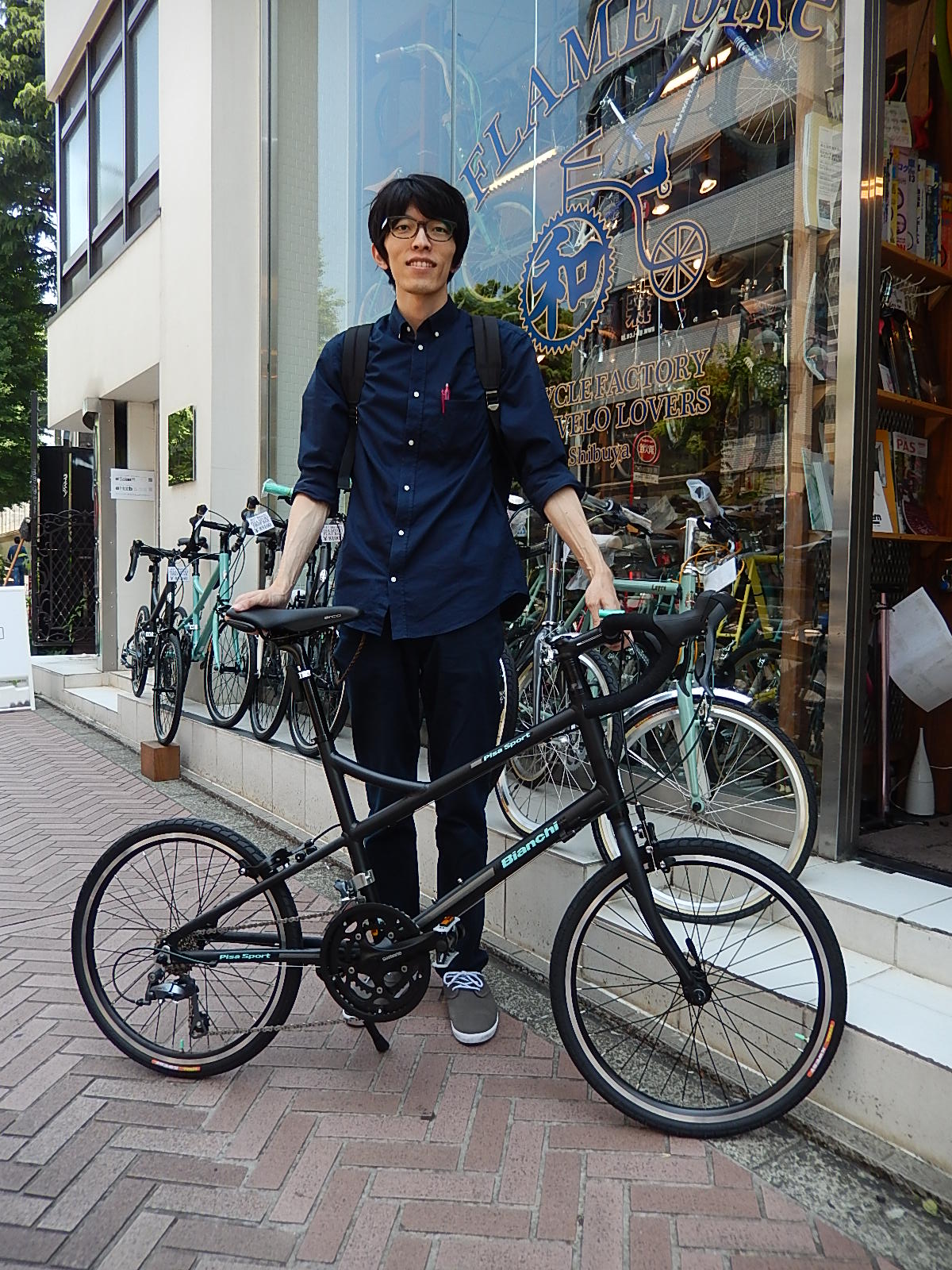 5月20日　渋谷　原宿　の自転車屋　FLAME bike前です_e0188759_19361594.jpg