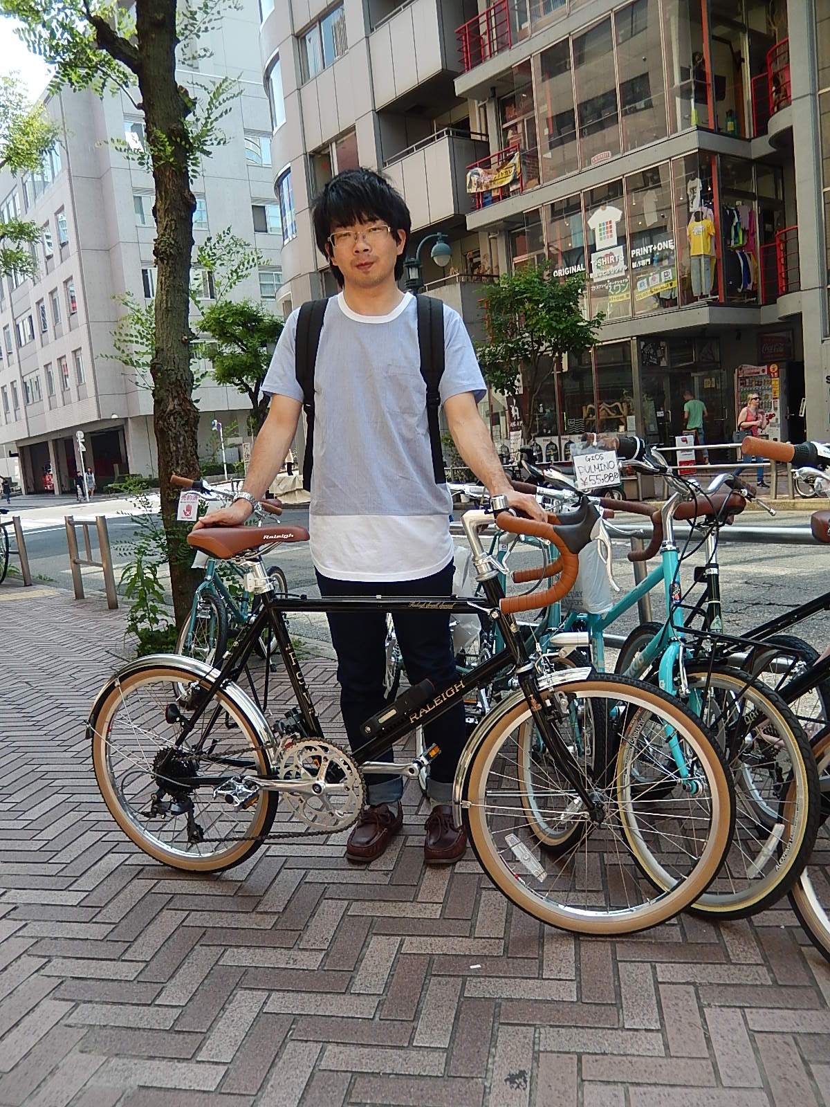5月20日　渋谷　原宿　の自転車屋　FLAME bike前です_e0188759_1941320.jpg