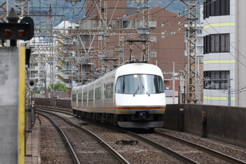 大阪で撮影　その2　近鉄八尾駅(主に通勤車)　2017.05.17_d0187275_07375817.jpg