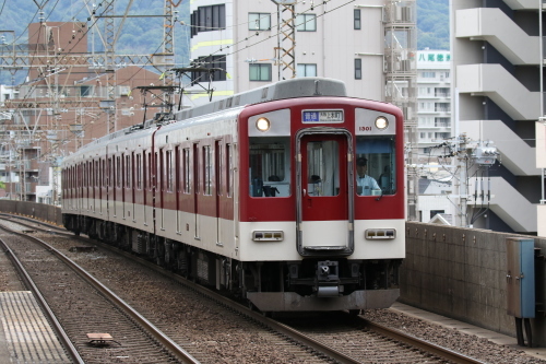 大阪で撮影　その2　近鉄八尾駅(主に通勤車)　2017.05.17_d0187275_07381698.jpg