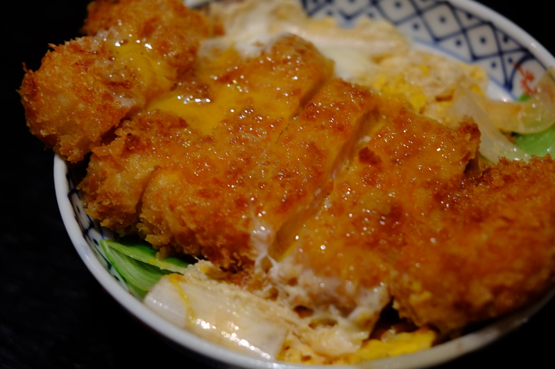 「飯田橋　主水の極上カツ丼」_a0000029_7533468.jpg