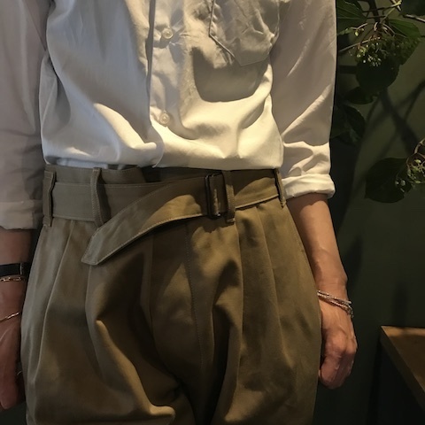 ショートパンツ　と　シャツ_d0364239_17562664.jpg