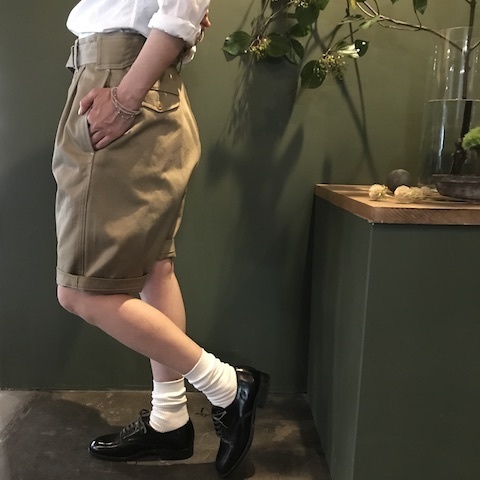 ショートパンツ　と　シャツ_d0364239_17571761.jpg