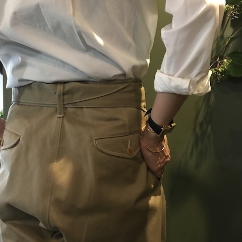 ショートパンツ　と　シャツ_d0364239_17573419.jpg