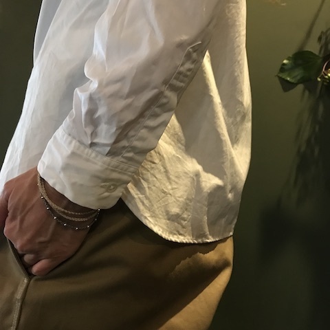 ショートパンツ　と　シャツ_d0364239_18024107.jpg