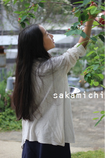 彼女の長い黒髪で Sakamichi 彼女の長い黒髪で Sakamichi
