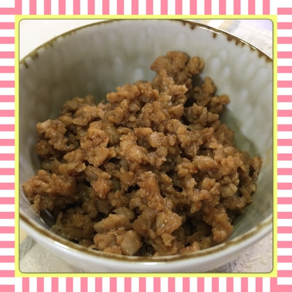 まぐろ剥き身（たたき）で作るピリ辛肉味噌（レシピ）_c0027666_12383854.jpg