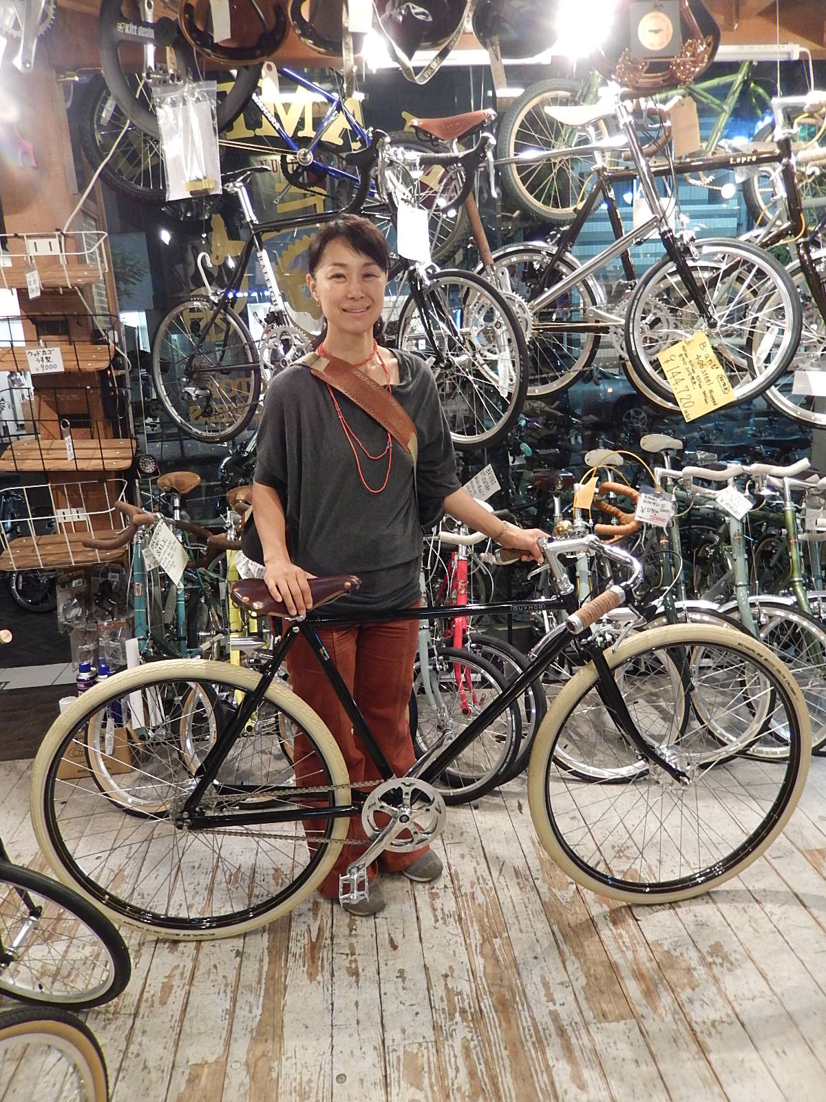 5月24日 渋谷 原宿 の自転車屋 FLAME bike前です_e0188759_21135356.jpg