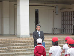 田植え体験(緑ヶ丘小・北郷小) _d0247484_1434985.jpg