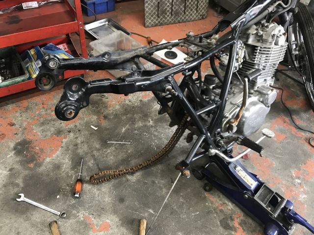 SR400カスタム グッズ製ハードテール装着! : JET CUSTOM CYCLES SR400カスタム グッズ製ハードテール装着! : JET CUSTOM CYCLES