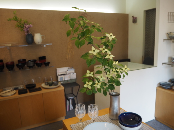 花を入れ替えました_b0132442_19013869.jpg