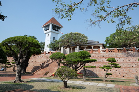 台湾一周7日間(15)オランダ時代の名残～ゼーランジャ城（熱蘭遮城）_c0013687_6282663.jpg