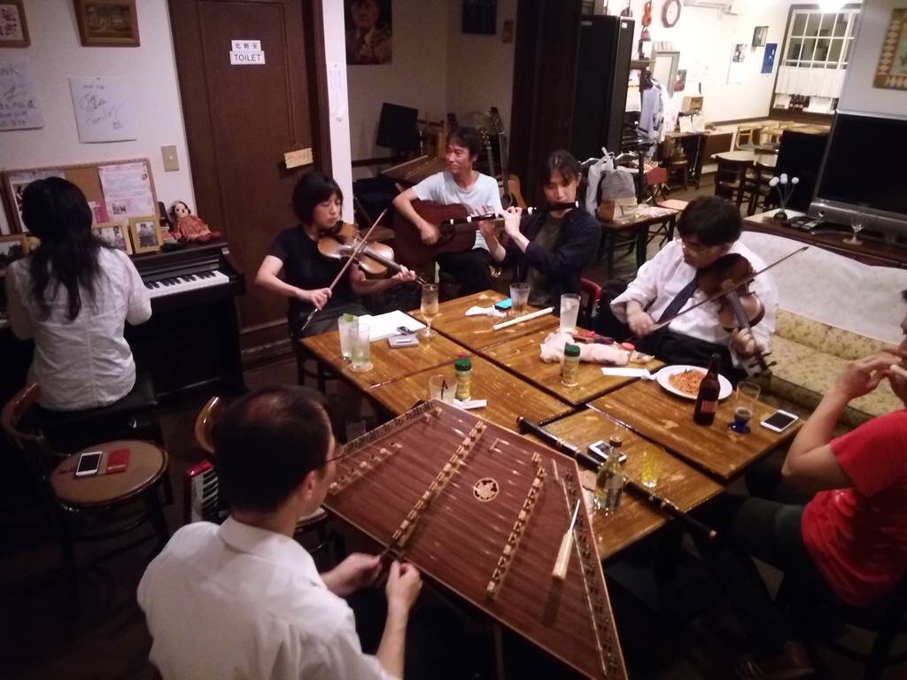 只今、セッション中！金曜日の夜は？_d0225380_21550343.jpg