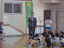 田植え体験(月光原小・西根小) _d0247484_1428383.jpg