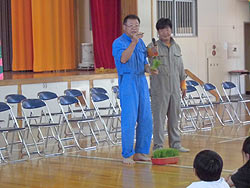田植え体験(月光原小・西根小) _d0247484_14445068.jpg