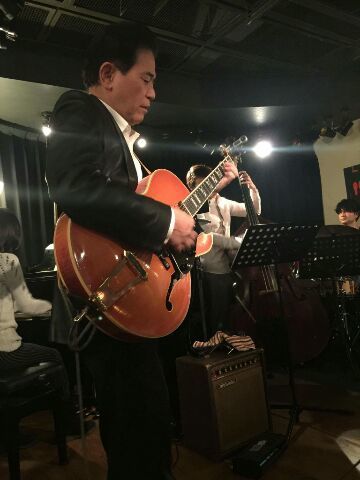 早起きして、契約に向かいます🎵。_e0119092_14432030.jpg