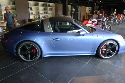 italia30台限定モデルの911タルガ_a0129711_10001744.jpg