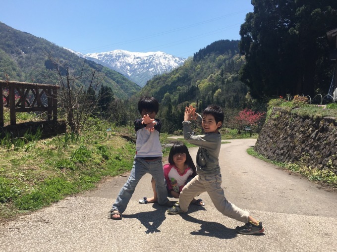 2017年5月.五木寛之（８５歳）が登山で５０歳が頂上、下り坂は昔を思い出すことが大事と言う_e0082956_05072204.jpg