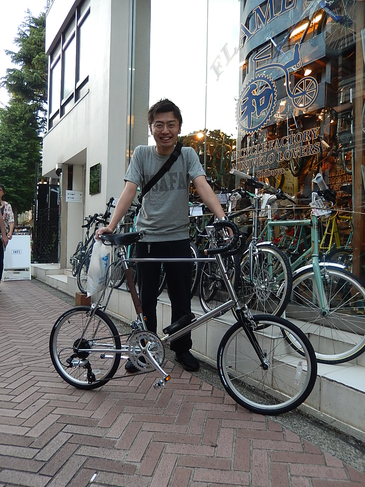 5月27日　渋谷　原宿　の自転車屋　FLAME bike前です_e0188759_19121273.jpg