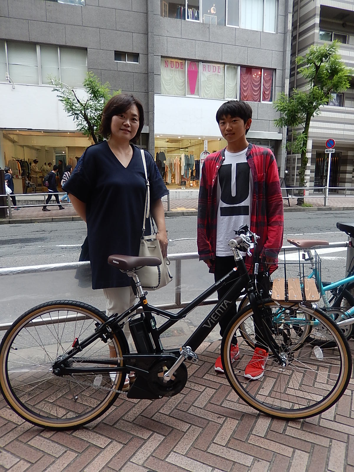 5月27日　渋谷　原宿　の自転車屋　FLAME bike前です_e0188759_19193844.jpg