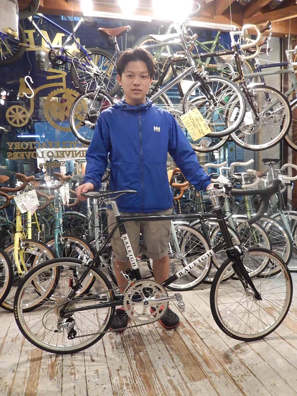 5月27日 渋谷 原宿 の自転車屋 FLAME bike前です_e0188759_19294679.jpg