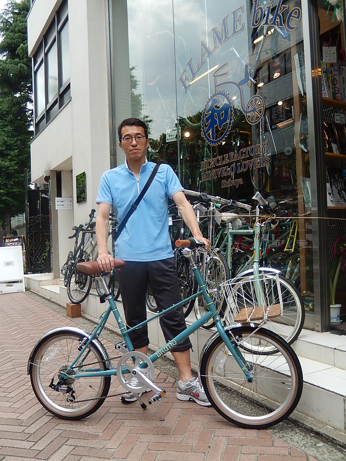 5月27日　渋谷　原宿　の自転車屋　FLAME bike前です_e0188759_1975926.jpg